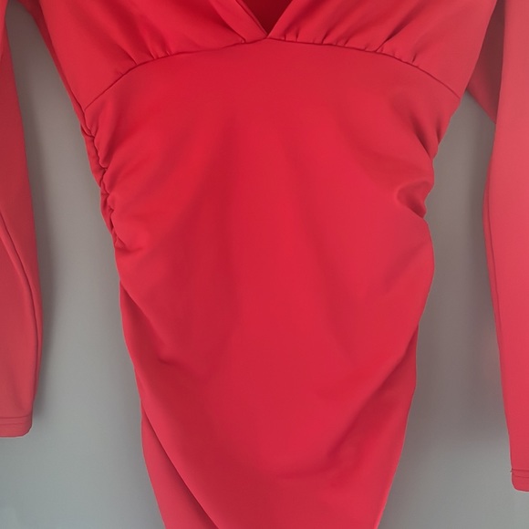 Red dress - Picture 2 of 5